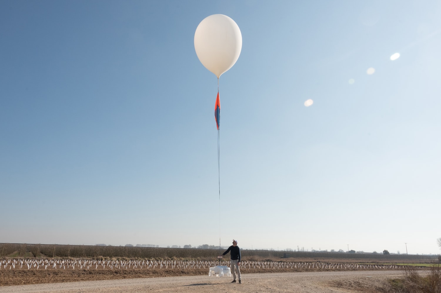 Swifty Earth imaging robot and balloon